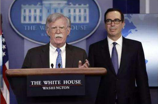 车讯：变形金刚2提前剧透 大黄蜂与路障的较量——