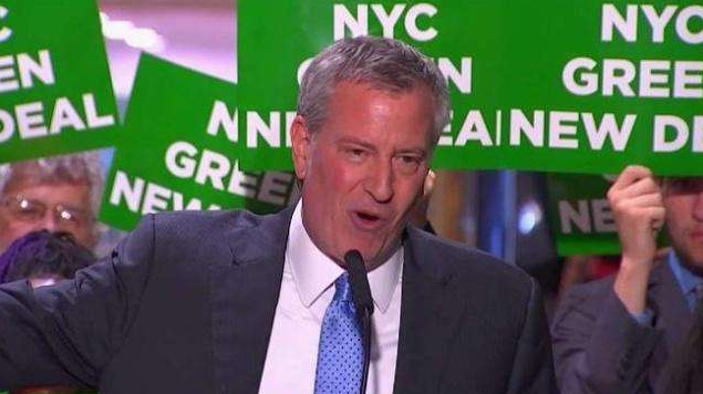 车讯：男子消费9万元自造水陆两栖车（图）——