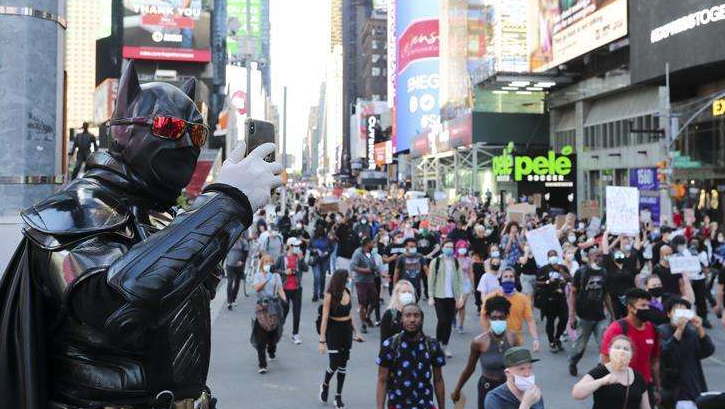 车讯:雷剧《一起来看流星雨》主角朱梓骁的车事—— 车讯:雷剧《一起来看流星雨》主角朱梓骁的车事——